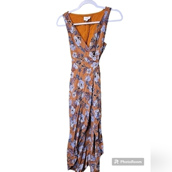 Everly floral wrap dress medium - Picture 1 of 6